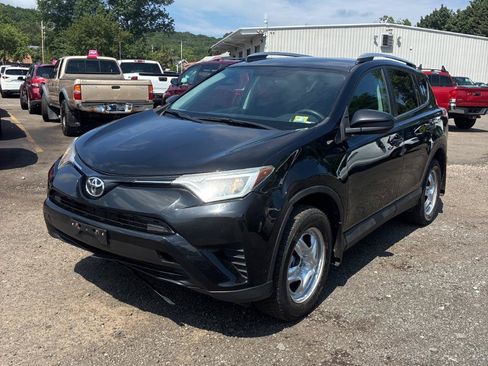 Used 2016 Toyota RAV4 LE AWD/4WD image 3