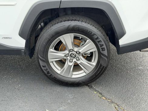 Used 2024 Toyota RAV4 LE AWD/4WD image 9