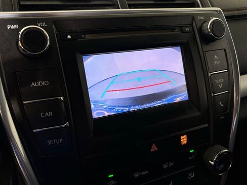 Used 2015 Toyota Camry SE FWD image 25