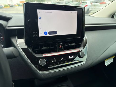 Used 2025 Toyota Corolla LE FWD image 28