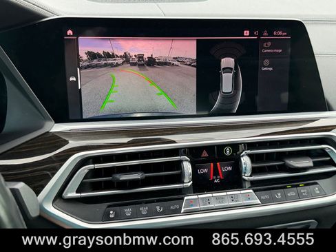 Used 2021 BMW X5 xDrive40i w/ M Sport Package AWD/4WD image 31