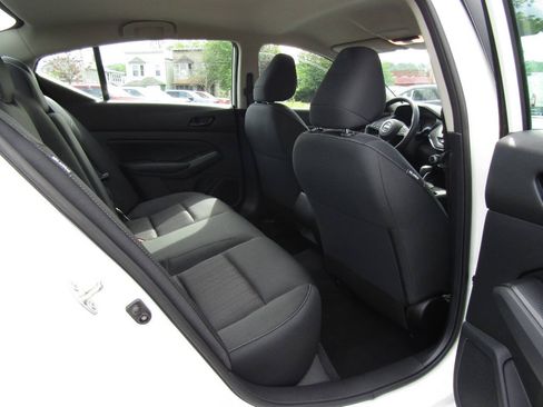Used 2024 Nissan Altima 2.5 S FWD image 21