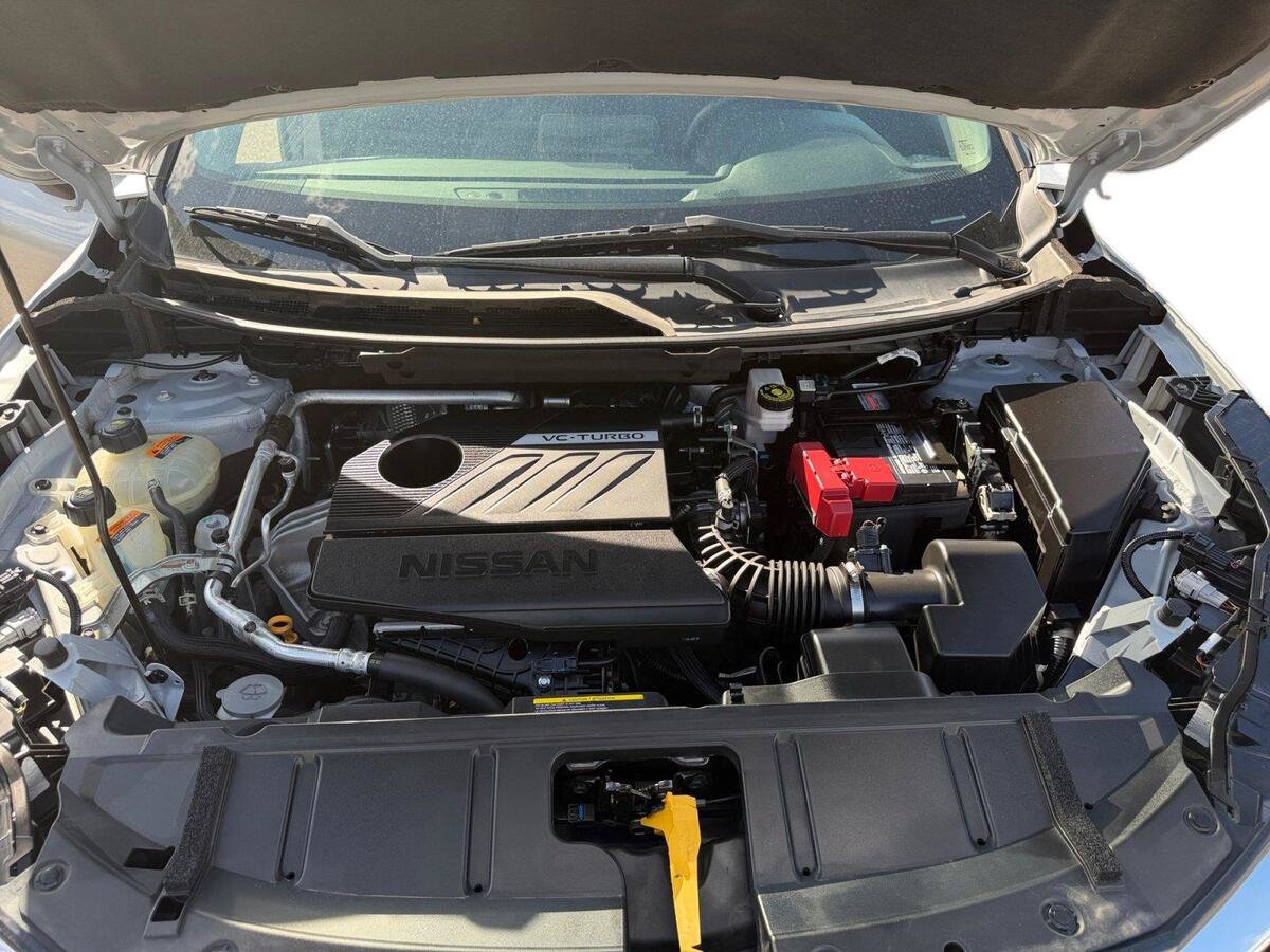 Used 2024 Nissan Rogue SV AWD/4WD image 16
