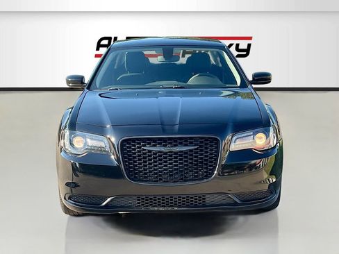 Used 2023 Chrysler 300 Touring w/ Sport Appearance Package RWD image 2