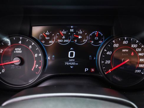 Used 2016 Chevrolet Camaro SS RWD image 8