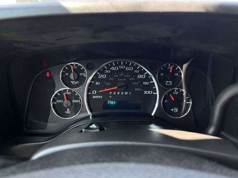 Used 2022 Chevrolet Express 2500 LS w/ Driver Convenience Package RWD image 16