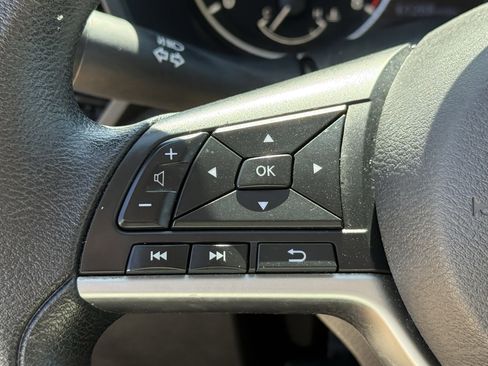 Used 2024 Nissan Altima 2.5 SV image 16