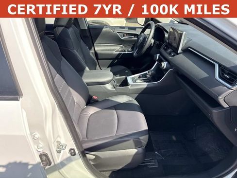 Used 2025 Toyota RAV4 XLE Premium image 9