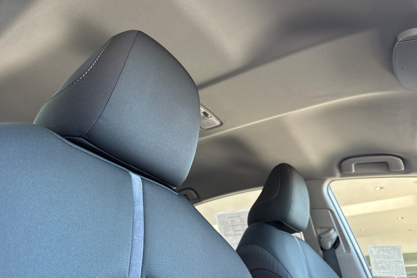 Used 2022 Toyota Camry LE w/ Carpet Mat Package (TMS) FWD image 21