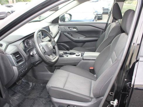 Used 2025 Nissan Rogue SV AWD/4WD image 10