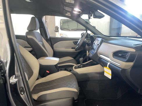 Used 2025 Subaru Forester AWD/4WD image 17