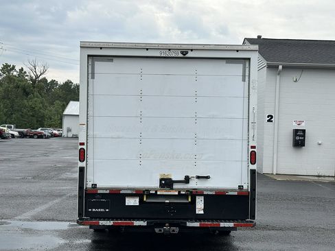 Used 2021 GMC Savana 3500 Extended w/ Power Convenience Package RWD image 7