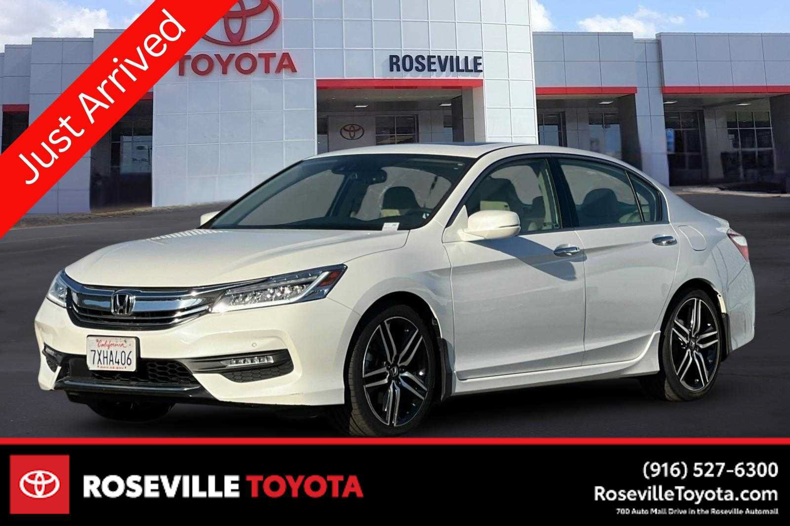 Used 2017 Honda Accord Touring image 1