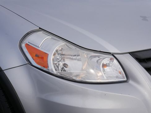 Used 2013 Suzuki SX4 Premium image 16