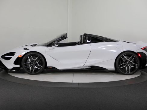 Used 2022 McLaren 765LT RWD image 7
