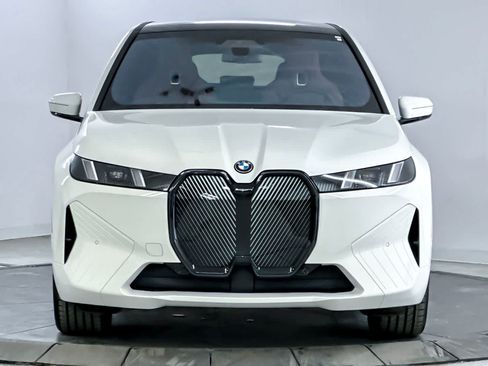 Used 2026 BMW iX xDrive45 AWD/4WD image 10