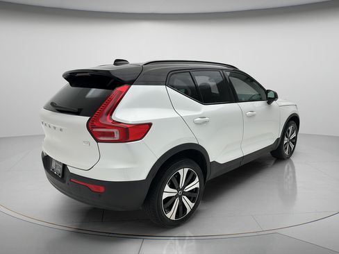Used 2023 Volvo XC40 Recharge Plus AWD/4WD image 5