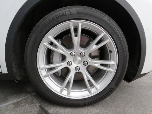 Used 2020 Tesla Model Y Long Range image 52