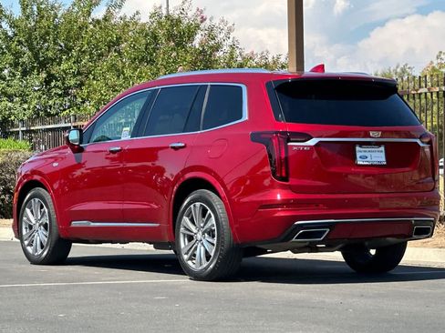 Used 2021 Cadillac XT6 Premium Luxury image 6