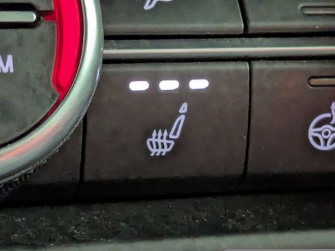 Used 2023 Alfa Romeo Stelvio Sprint image 22