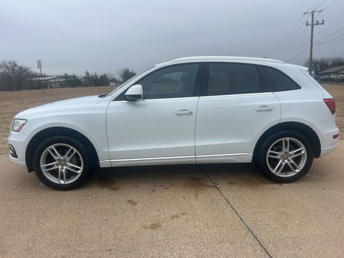 Used 2017 Audi Q5 2.0T Premium Plus w/ Technology Package image 6