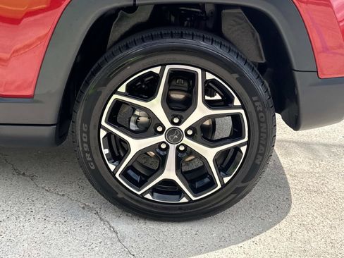 Used 2025 Jeep Compass Limited AWD/4WD image 4