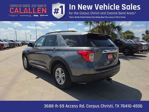 Used 2022 Ford Explorer XLT AWD/4WD image 12
