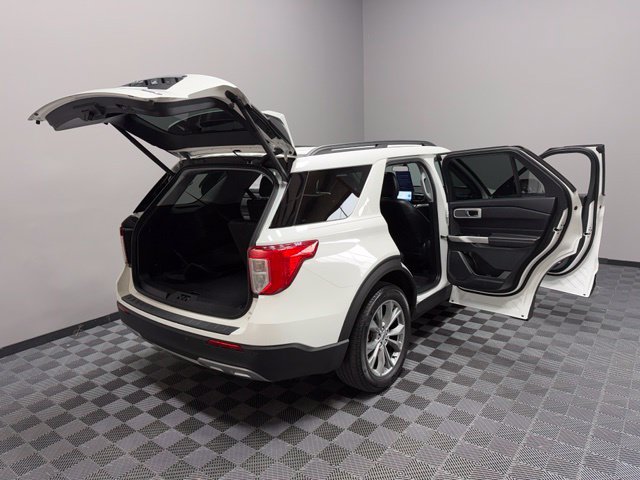 Used 2022 Ford Explorer XLT w/ Equipment Group 202A AWD/4WD image 31