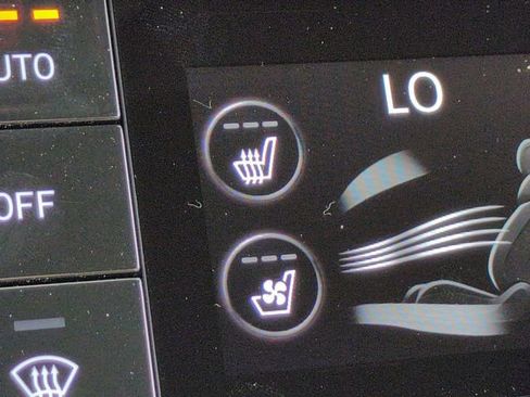 Certified 2025 Genesis G70 2.5T w/ Sport Prestige Package image 22