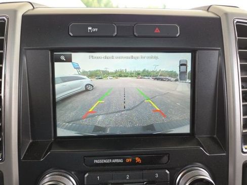 Used 2015 Ford F150 Lariat w/ Equipment Group 502A Luxury AWD/4WD image 14