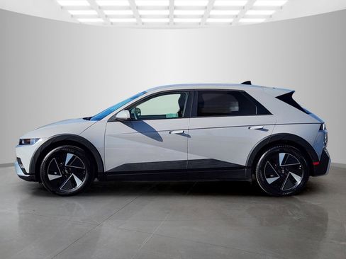 Used 2025 Hyundai Ioniq 5 SE image 4