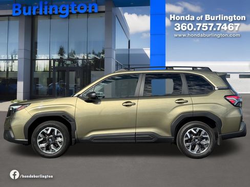 Used 2026 Subaru Forester Premium AWD/4WD image 3