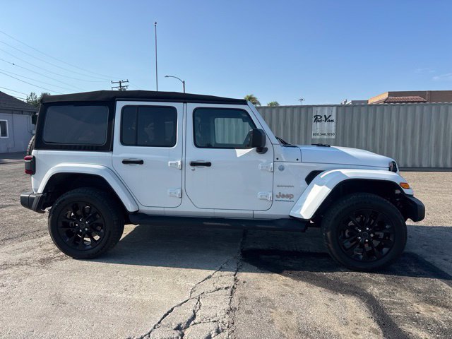 Used 2024 Jeep Wrangler Unlimited Sahara w/ Technology Group AWD/4WD image 4