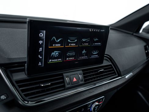 Certified 2025 Audi Q5 2.0T Premium image 13