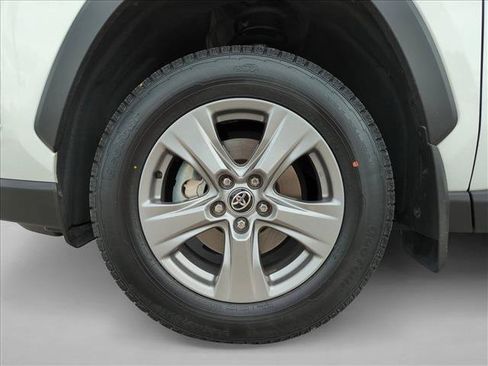 Certified 2024 Toyota RAV4 XLE w/ Convenience Package FWD image 24