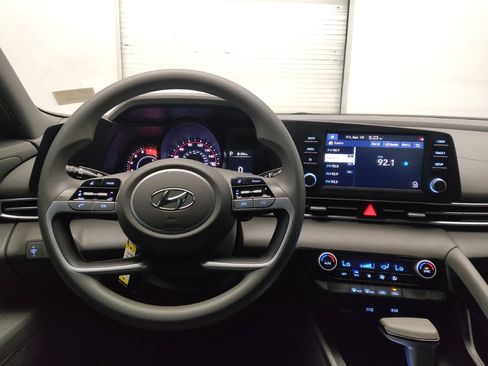 Used 2021 Hyundai Elantra SEL w/ Cargo Package image 22