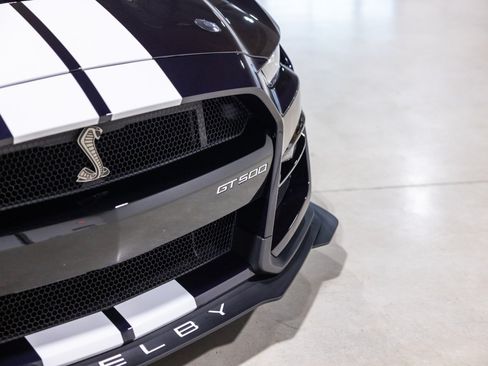 Used 2022 Ford Mustang Shelby GT500 w/ Carbon Fiber Track Pack RWD image 24