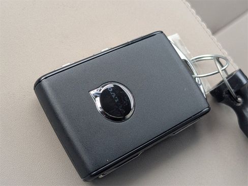 New 2026 Volvo XC90 B6 Plus w/ Protection Package Premier image 43