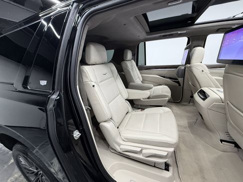 Used 2025 Cadillac Escalade ESV Sport Platinum image 44