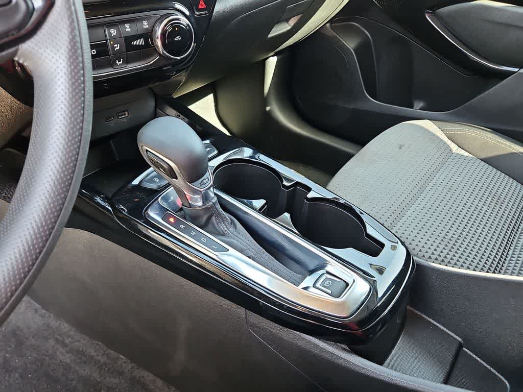 Used 2025 Chevrolet Trax LT FWD image 20