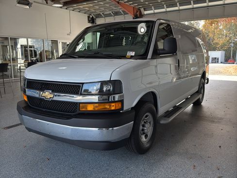 Used 2024 Chevrolet Express 2500 w/ Driver Convenience Package image 4