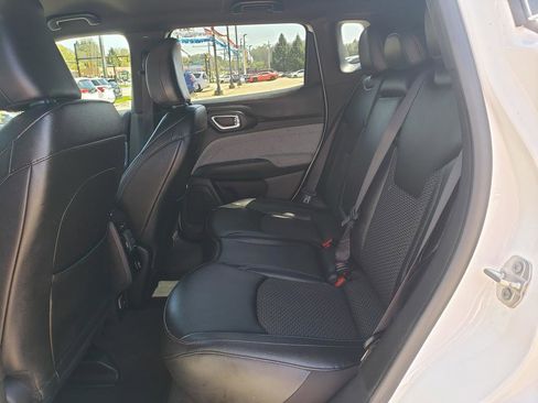 Certified 2024 Jeep Compass Latitude AWD/4WD image 12