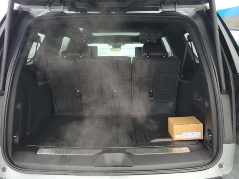 New 2026 Chevrolet Suburban Premier image 8