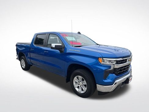 Used 2023 Chevrolet Silverado 1500 LT w/ Protection Package AWD/4WD image 3