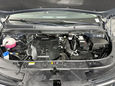 Used 2025 Kia Carnival FWD image 35