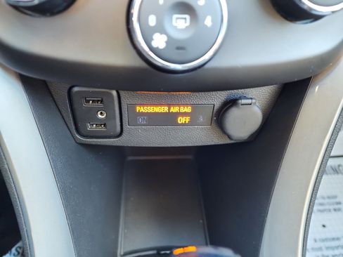 Used 2020 Chevrolet Trax LT w/ LT Convenience Package image 14