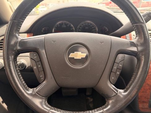 Used 2007 Chevrolet Suburban LT w/ LT Preferred Equipment Group AWD/4WD image 26