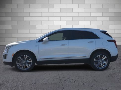 Used 2025 Cadillac XT5 Premium Luxury image 2