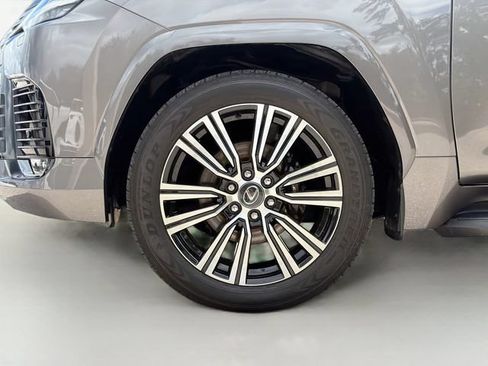 Used 2024 Lexus LX 600 4WD w/ Luxury Package image 42