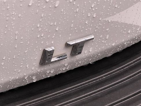 Used 2021 Chevrolet Suburban LT RWD image 33